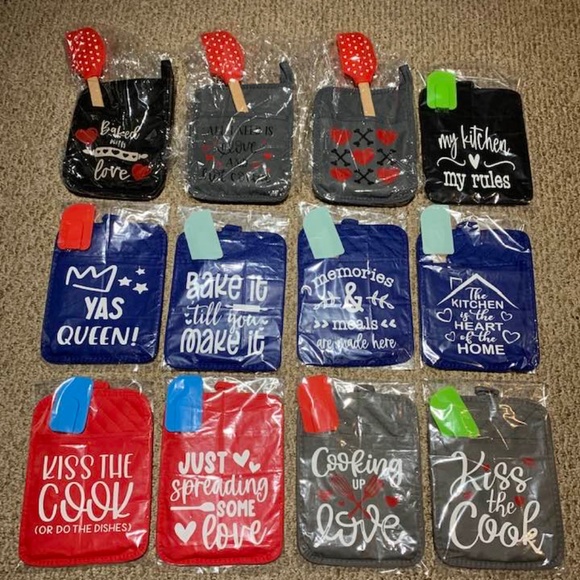 New Pot Holders with Spatula - Picture 1 of 1